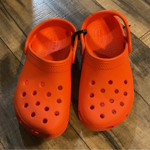NWOT Crocs 204536 Kids Classic Clog Slip On Tangerine Orange Unisex Toddler C10 - Picture 1 of 6